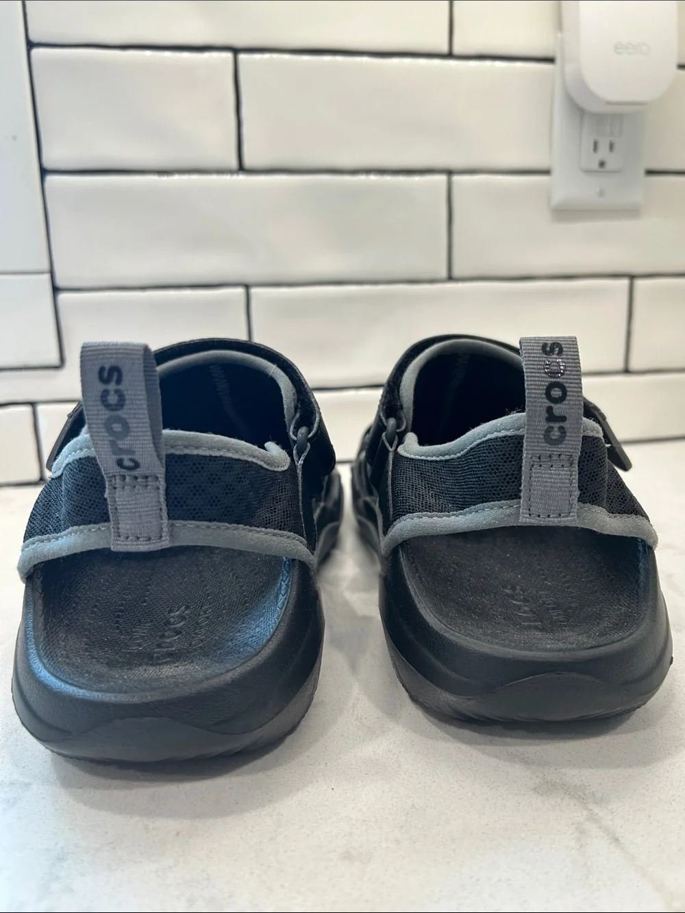 CROCS Swiftwater Mesh Deck Sandal Athletic Men’s Size 10 Black & Gray NEW